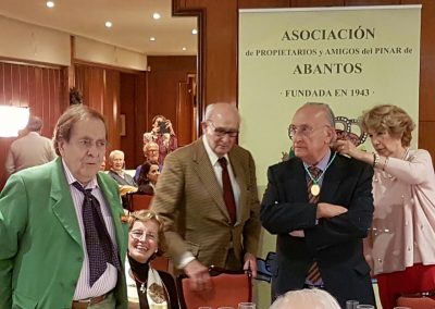 D. Ramón Tamames, Medalla de Honor, de la Asociación, pronuncia unas palabras de felicitación a D. Felipe